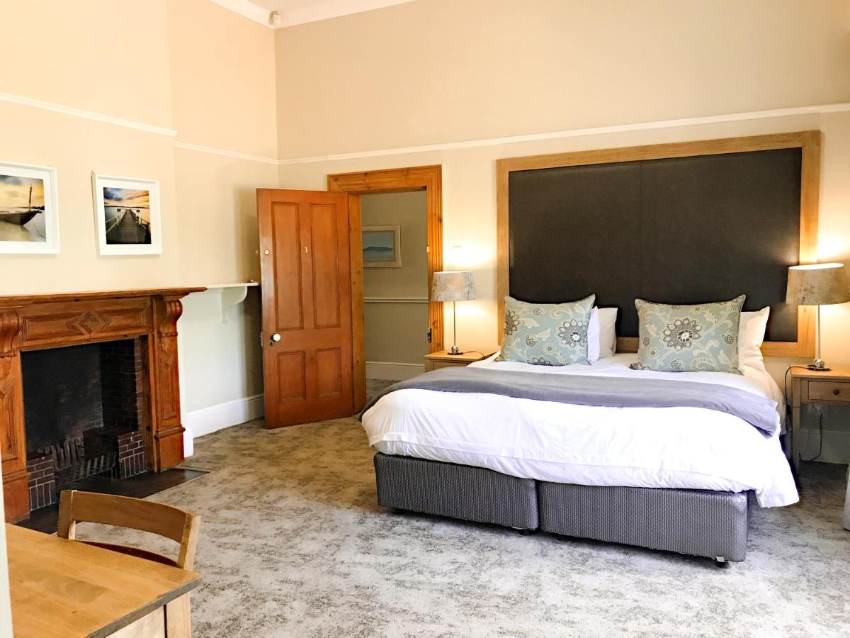 Milner Manor Hotel เกรแฮมส์ทาวน์ ภายนอก รูปภาพ